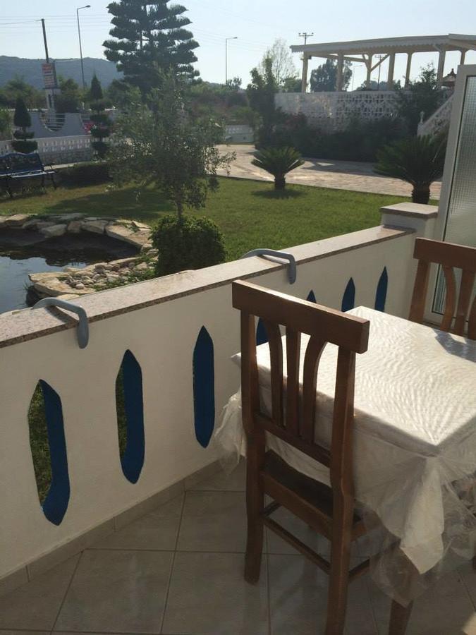 Gogas Palace Lejlighedshotel Ammoudia Eksteriør billede