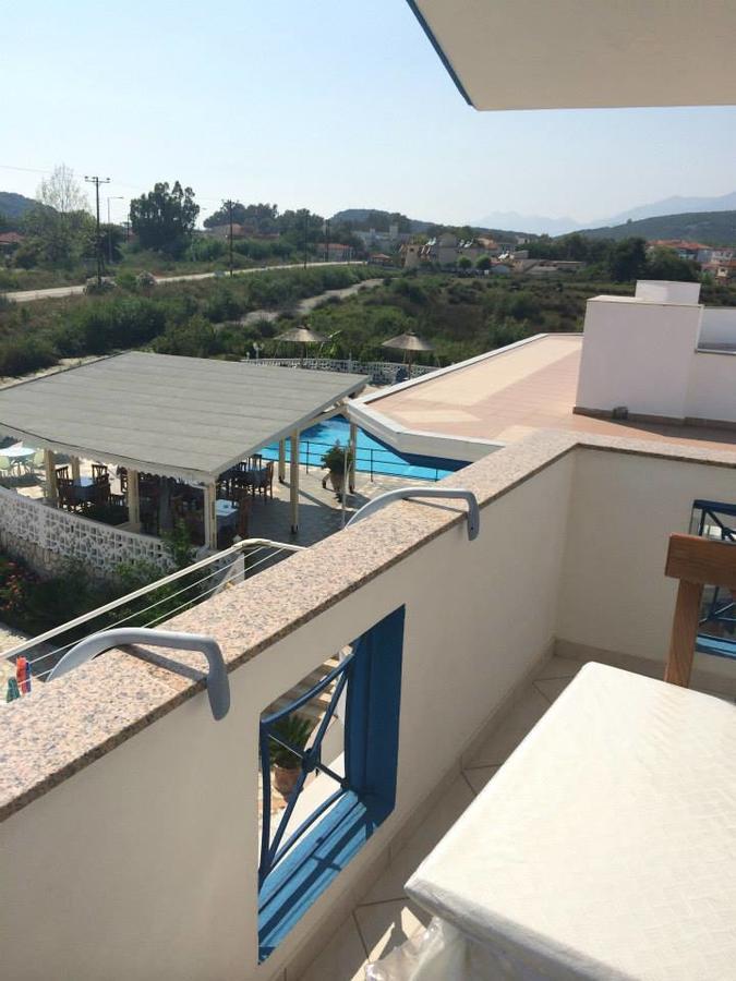 Gogas Palace Lejlighedshotel Ammoudia Eksteriør billede