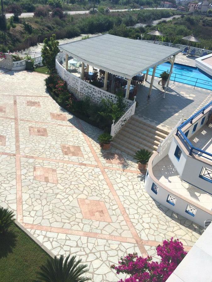 Gogas Palace Lejlighedshotel Ammoudia Eksteriør billede