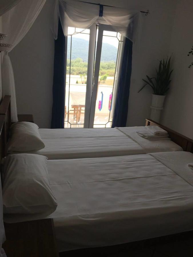 Gogas Palace Lejlighedshotel Ammoudia Eksteriør billede