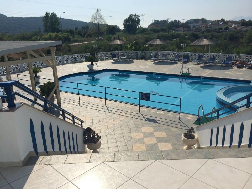 Gogas Palace Lejlighedshotel Ammoudia Eksteriør billede